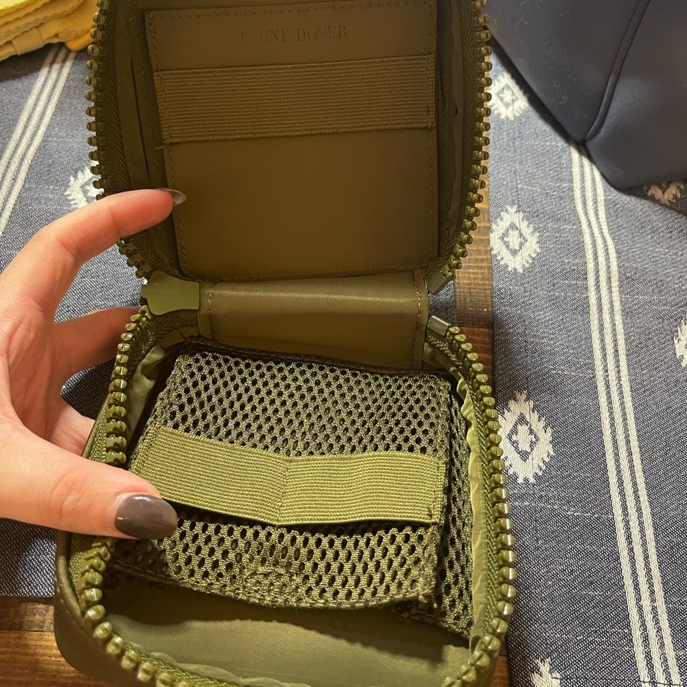 Dagne dover never used small arlo in green